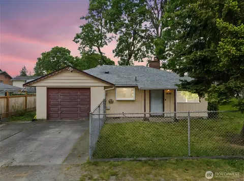 1601 117th St S, Tacoma, WA 98444
