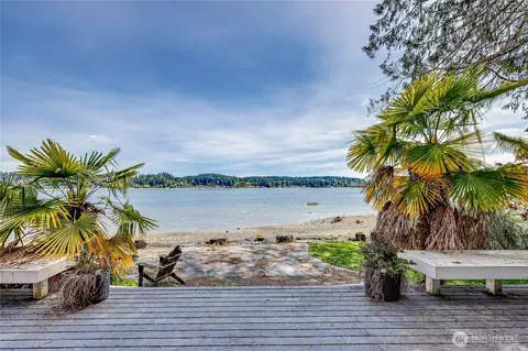 7602 E Grapeview Loop, Allyn, WA 98524