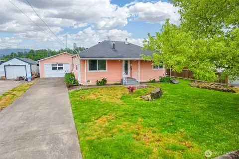 825 Myrtine St, Enumclaw, WA 98022