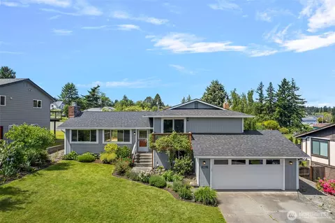 3812 R Ave, Anacortes, WA 98221