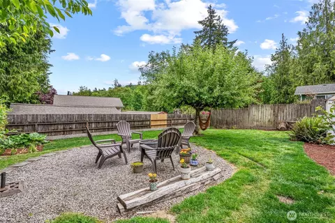Exterior - 126 E Canyon View Dr, Longview, WA 98632 photo 3 of 8