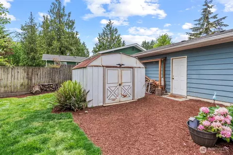 Exterior - 126 E Canyon View Dr, Longview, WA 98632 photo 6 of 8