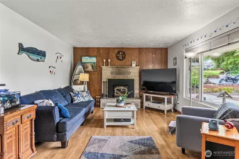Living - 126 E Canyon View Dr, Longview, WA 98632 photo 1 of 1