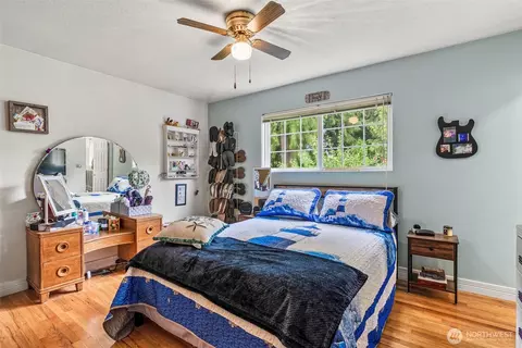 Bedroom - 126 E Canyon View Dr, Longview, WA 98632 photo 1 of 3