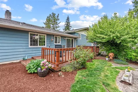 Exterior - 126 E Canyon View Dr, Longview, WA 98632 photo 5 of 8