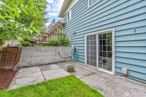 Exterior - 126 E Canyon View Dr, Longview, WA 98632 photo 8 of 8