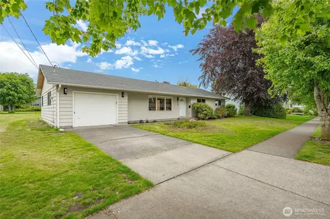 924 Pine St, Lynden, WA 98264