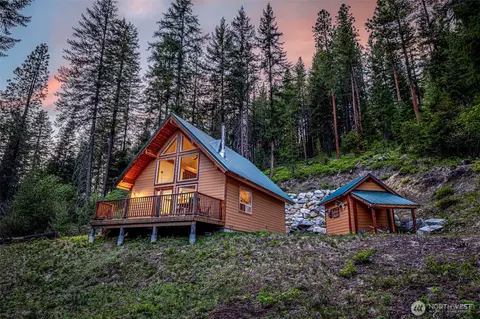 10810 Wending Ln, Leavenworth, WA 98826