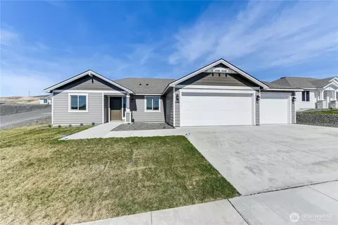 4254 W Sandy Ct, Moses Lake, WA 98837