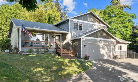 352 Grandview Ave, Camano Island, WA 98282