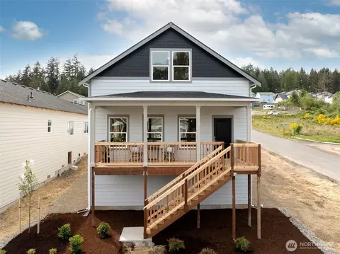 11 E Compass Ln, Allyn, WA 98524