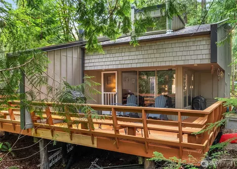 735 E Promontory Rd, Shelton, WA 98584