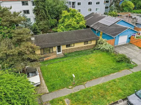 View/Area - 731 N 86th St, Seattle, WA 98103 photo 3 of 7