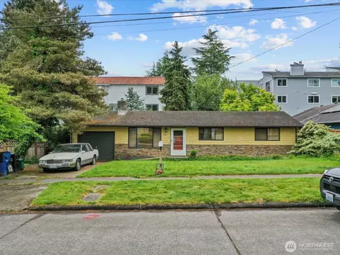 Exterior - 731 N 86th St, Seattle, WA 98103 photo 5 of 5