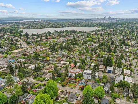 View/Area - 731 N 86th St, Seattle, WA 98103 photo 5 of 7