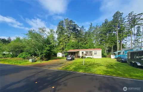 669 Duck Lake Dr NE, Ocean Shores, WA 98569
