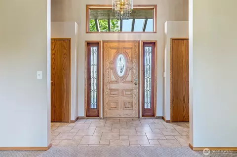 Entry Way - 8920 Franklin Rd, Pasco, WA 99301 photo 1 of 1