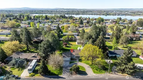 View/Area - 8920 Franklin Rd, Pasco, WA 99301 photo 3 of 4