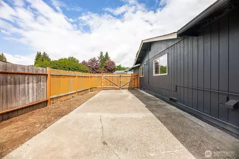 Exterior - 13406 60th Dr SE, Everett, WA 98208 photo 5 of 16