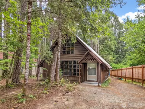 140 Sunstone Rd, Packwood, WA 98361