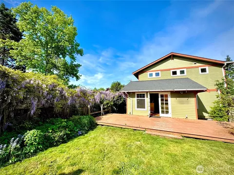 7340 40th Ave NE, Seattle, WA 98115