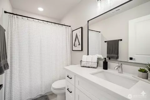 Bath - 669 W Hendrickson #3, Sequim, WA 98382 photo 4 of 5