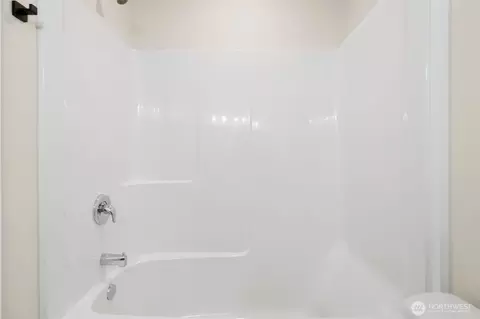 Bath - 669 W Hendrickson #3, Sequim, WA 98382 photo 3 of 5