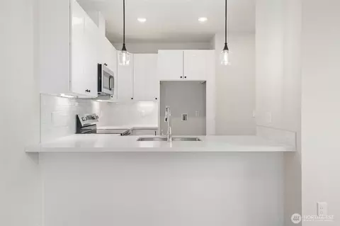 Kitchen - 669 W Hendrickson #3, Sequim, WA 98382 photo 1 of 3