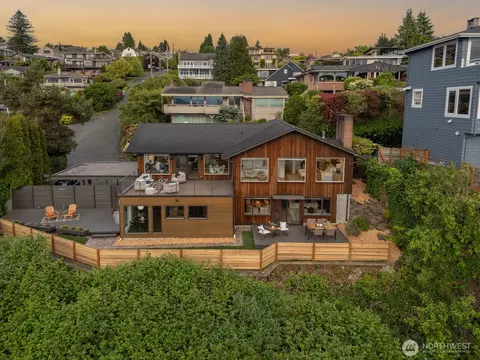 3701 NW 68th St, Seattle, WA 98117