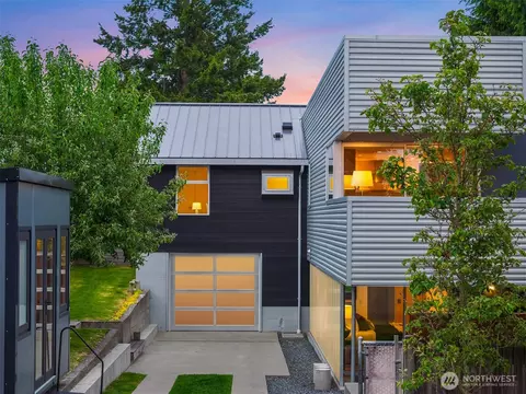 4047 52nd Ave SW, Seattle, WA 98116