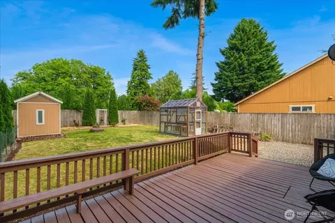 Exterior - 3270 Pine St, Longview, WA 98632 photo 5 of 7