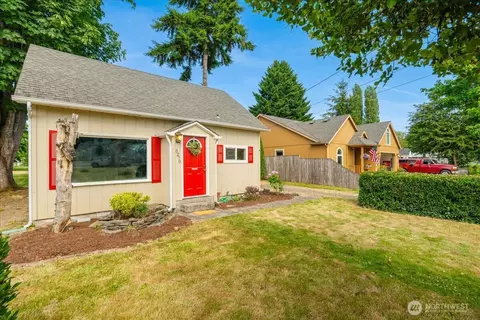 Exterior - 3270 Pine St, Longview, WA 98632 photo 3 of 7