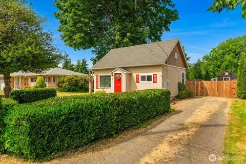 Exterior - 3270 Pine St, Longview, WA 98632 photo 2 of 7
