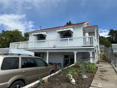 12 Dewberry Ave W, Omak, WA 98841