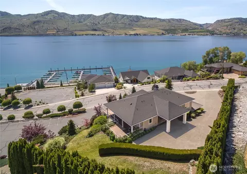102 Crystal Dr, Chelan, WA 98816