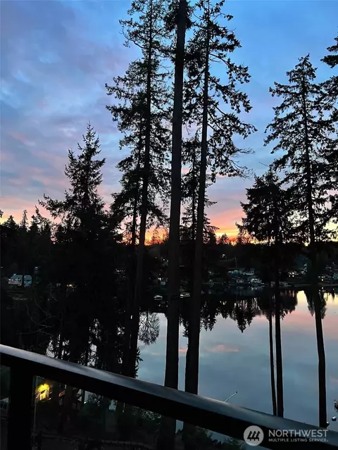 5205 Rehklau Rd SE, Olympia, WA 98513
