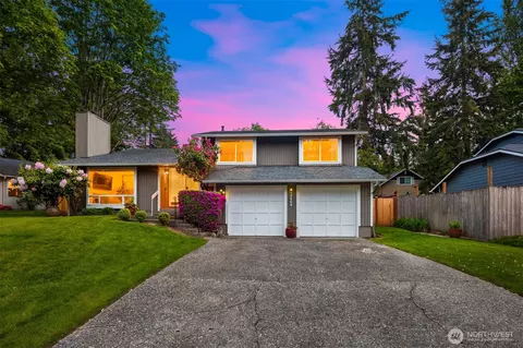 17205 NE 98th Ct, Redmond, WA 98052