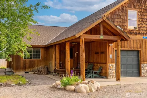302 Cascadian Ct #18, Winthrop, WA 98862