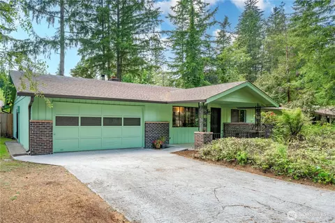 2049 Lakemoor Dr SW, Olympia, WA 98512