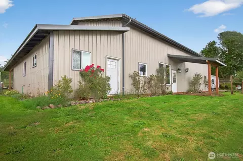 80 Irving St, Cathlamet, WA 98612