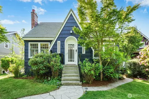 4537 46th Ave SW, Seattle, WA 98116