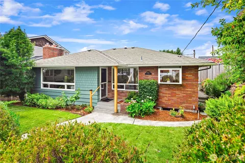 8637 46th Ave SW, Seattle, WA 98136
