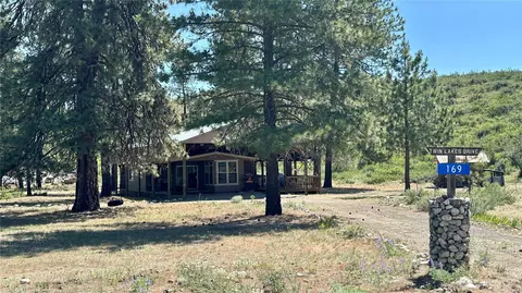 169 Twin Lakes Dr, Winthrop, WA 98862