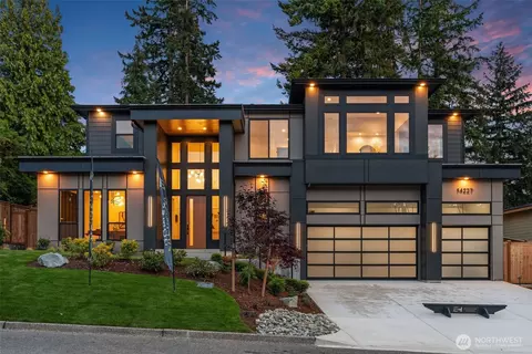 14227 SE 37th St, Bellevue, WA 98006