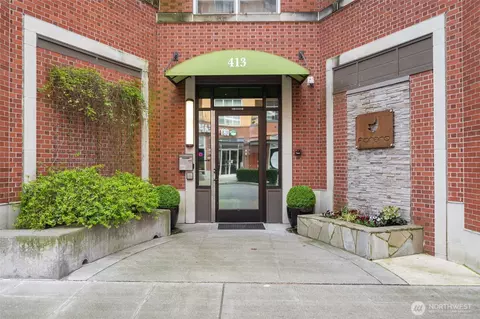 413 NE 70th St #302, Seattle, WA 98115