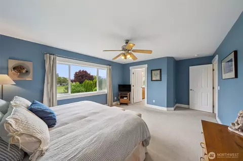 Bedroom - 1855 Shanon Ln, Enumclaw, WA 98022 photo 2 of 3