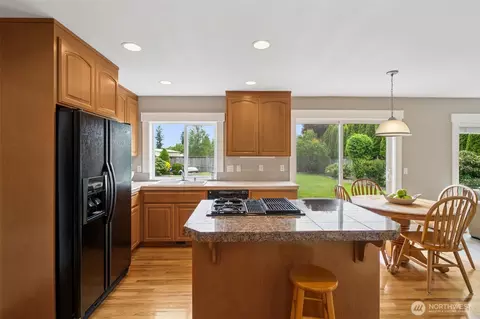 Kitchen - 1855 Shanon Ln, Enumclaw, WA 98022 photo 1 of 3