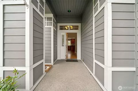Entry Way - 1855 Shanon Ln, Enumclaw, WA 98022 photo 1 of 2