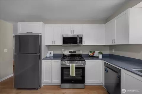 Kitchen - 2575 25th Loop SE, Lacey, WA 98503 photo 2 of 3