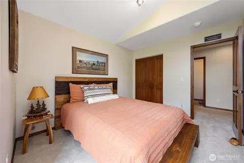 Bedroom - 35 Chestnut St, Chelan, WA 98816 photo 1 of 4